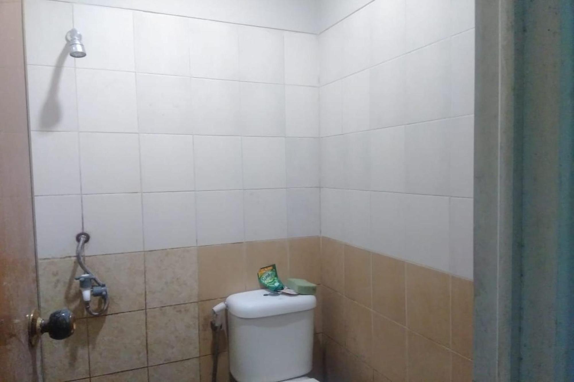 Oyo 90766 Gardenia Boarding House Hotel Purwokerto Exterior photo
